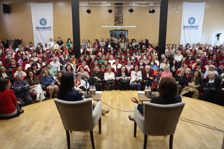 Dr. Gülseren Budayıcıoğlu Bakırköy’de oluşturduğu söyleşi ile yoğun ilgi gördü.