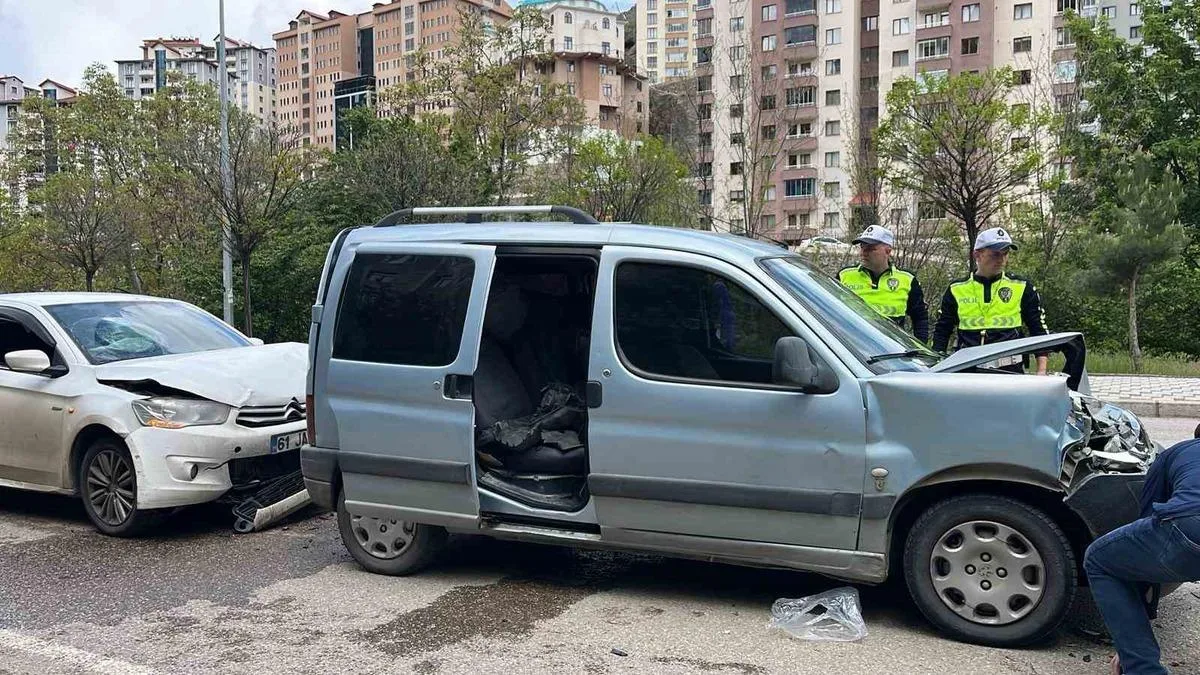 Gümüşhane’de Zincirleme Trafik Kazası: 4 Yaralı!
