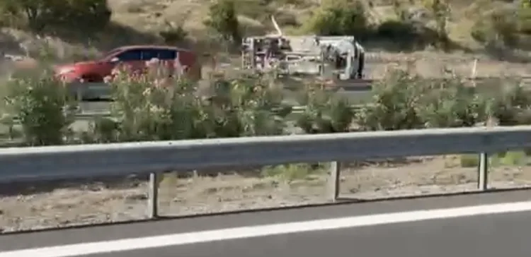 Gümüşova Rampaları’nda Kamyonet Kaza Yaptı!