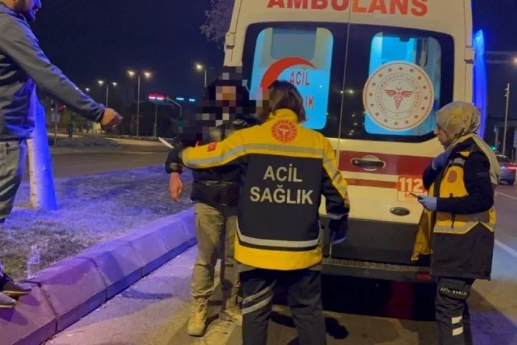 Gündüz Refüjde Yatan Adam İntihara Kalkıştı!