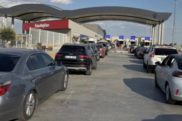 Gurbetçiler Türkiye’ye Dönüşte Mutluluğu Yaşıyor