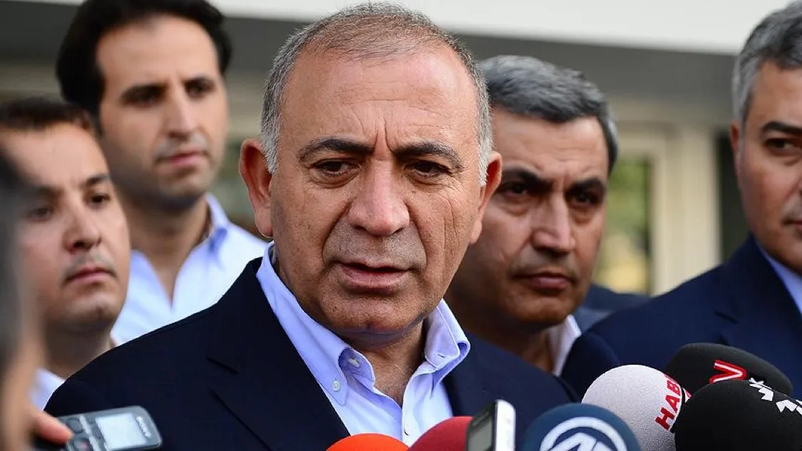 Gürsel Tekin: Cumhuriyet Halk Partili yöneticilerin Akın Gürlek ile görüştüğünü biliyorum; Özel için Arınç kadar kıymetli değil miyim?