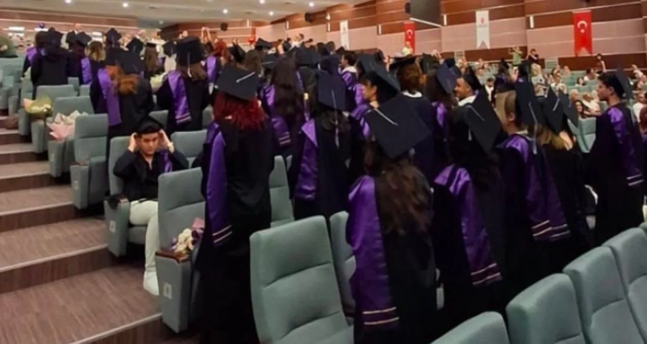 Hacettepe’de Mezuniyet Törenine Protesto Damgası
