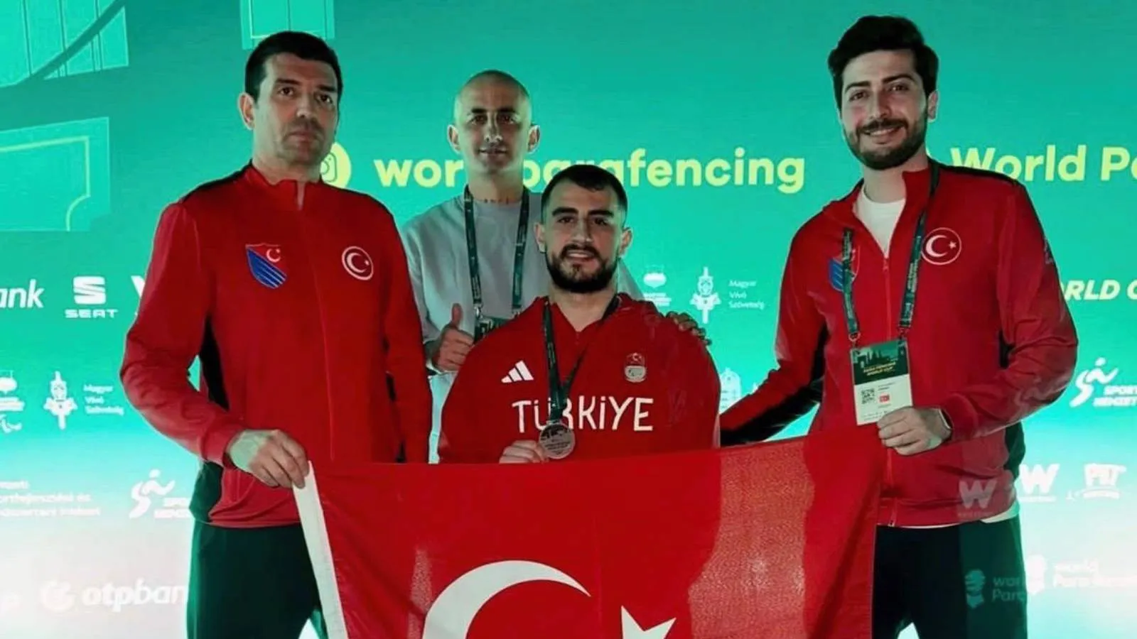 Hakan Akkaya, Para Eskrim’de Gümüş Madalya Kazandı!