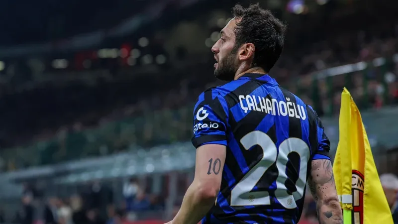 Hakan Çalhanoğlu’ndan Kötü Haber: Sakatlandı!