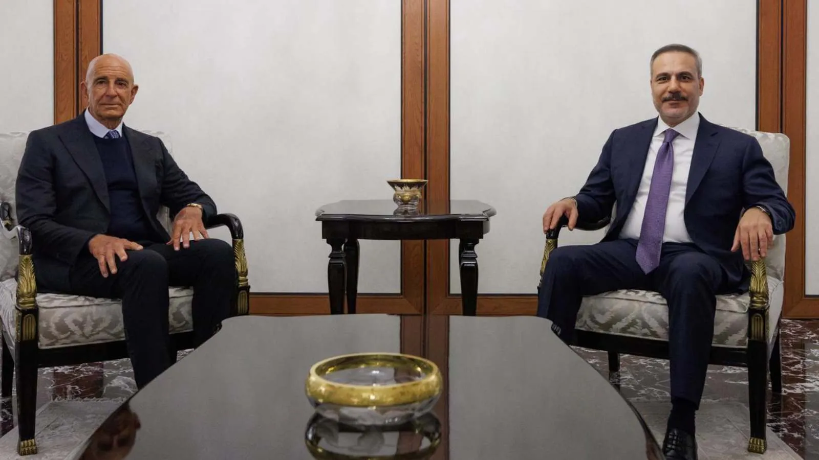 Hakan Fidan ve Tom Barrack’tan Sıradışı Buluşma