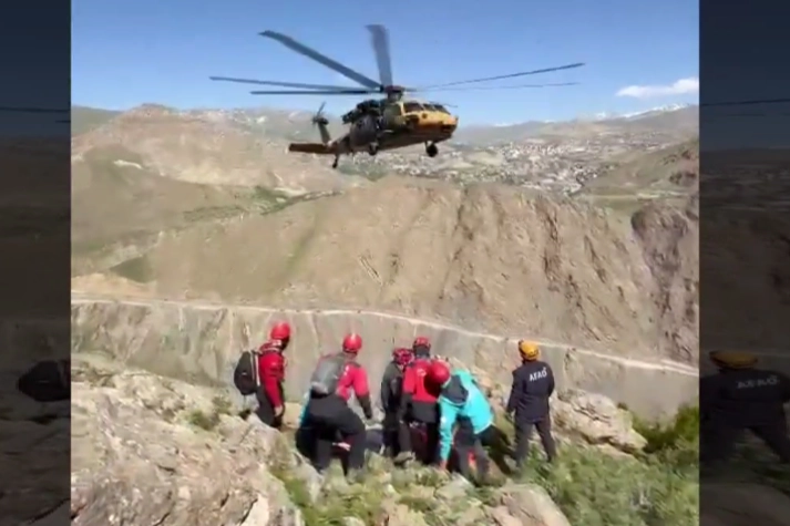 Hakkari’de Dağdan Düşen Vatandaşa Kurtarma Operasyonu
