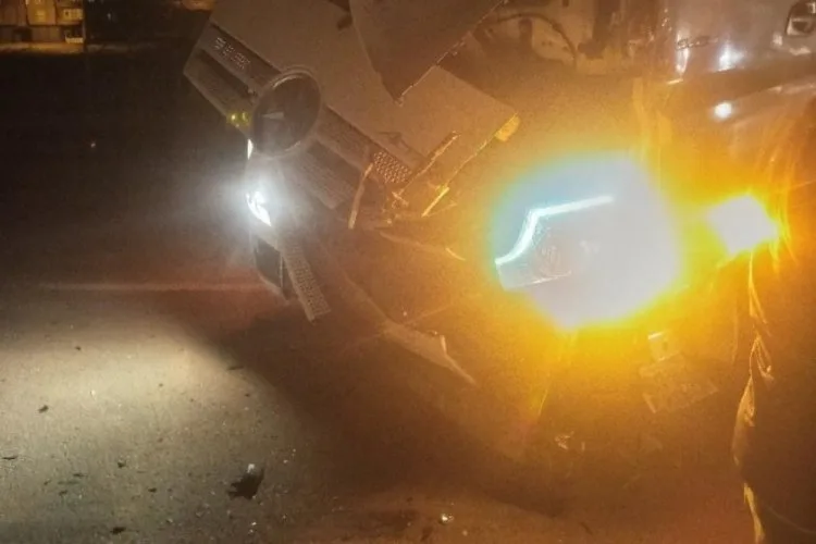 Hakkari’de Tır-Minibüs Çarpışması: 1 Yaralı