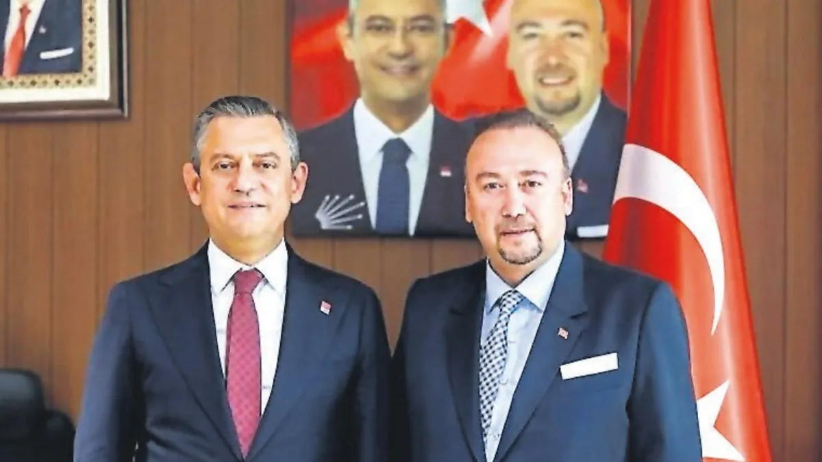 Halkın Parasını Sevgililerine Yedirdi!