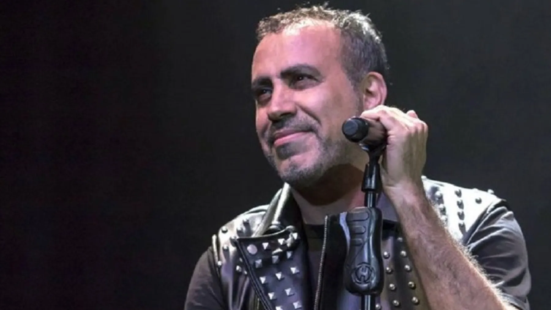 Haluk Levent Tokat Konserinde Fenalaştı!