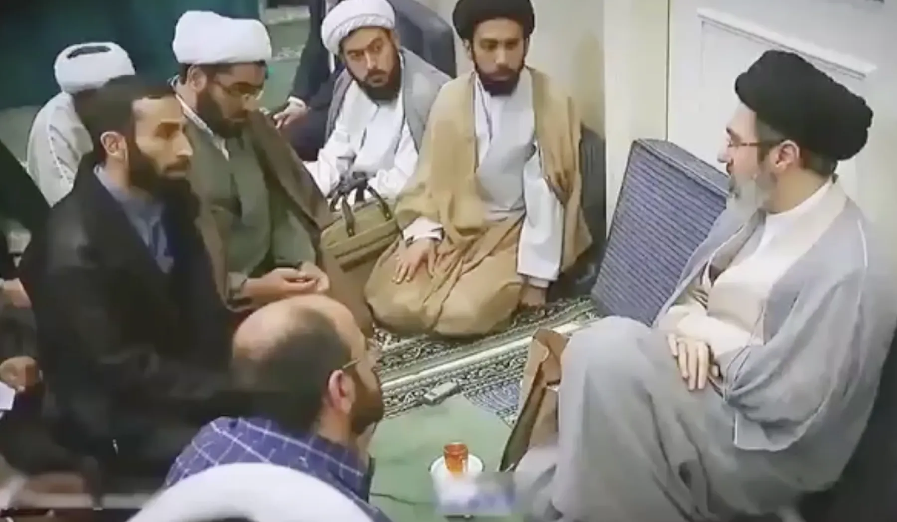 Hamaney’in İlk Görüntüleri Yayınlandı! Sağlık Durumu?