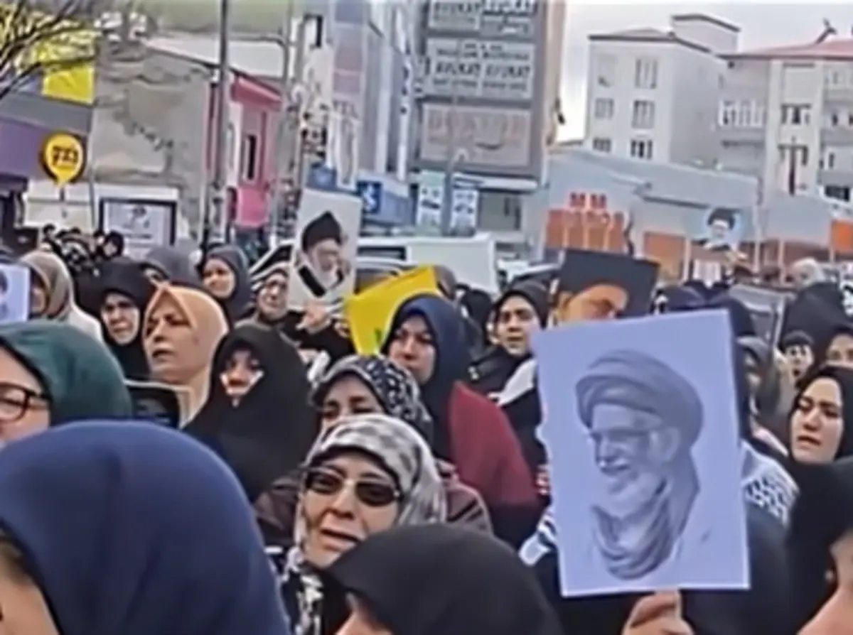 Görüntüler Türkiye den! Iğdır da Hamaney i anmak için sokaklara çıktılar 3