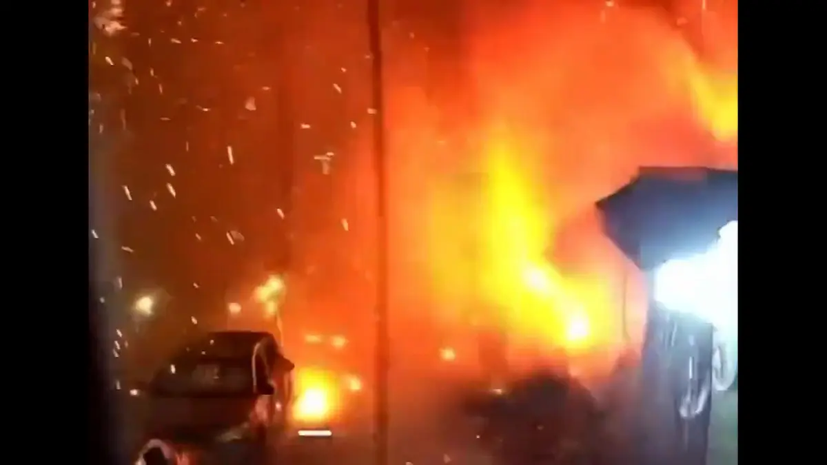 Rusya Harkov da marketi vurdu! Alışveriş yapan kadına füze attılar: İşte dehşet anları! 4