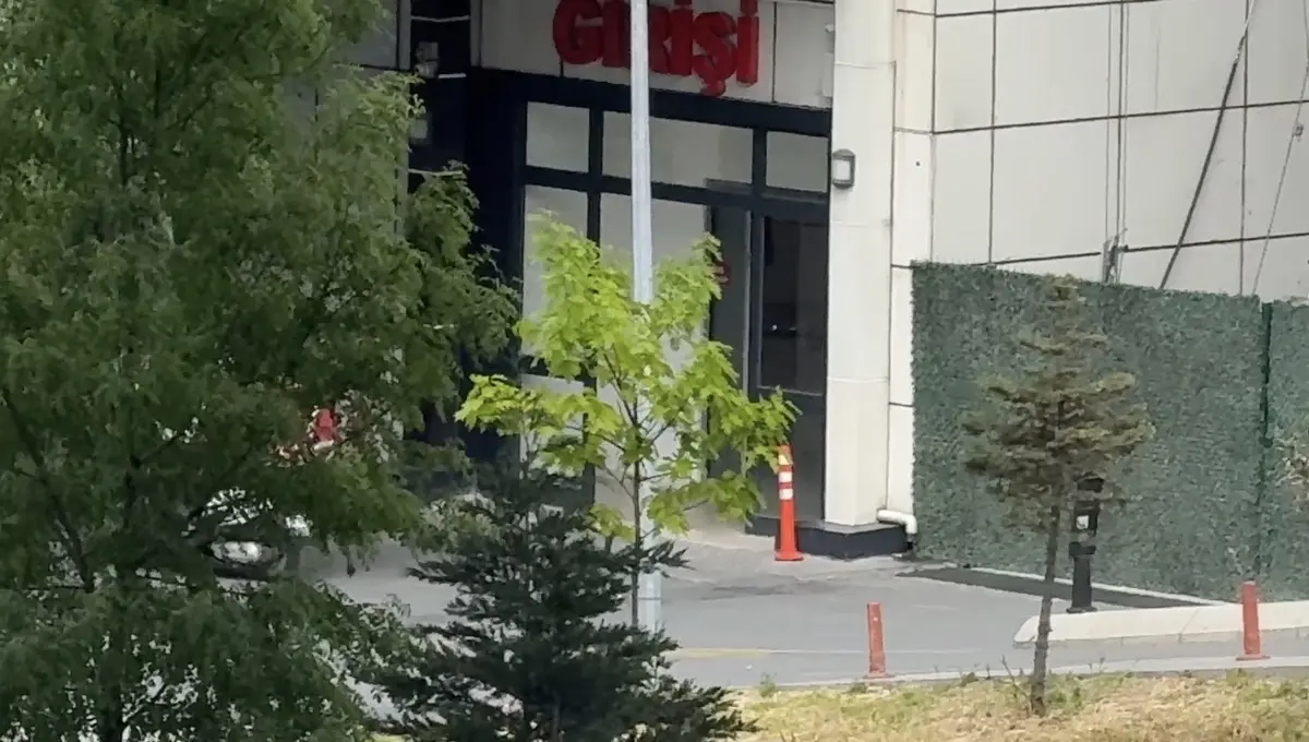 Hastanede sır ölüm! Bıçaklanmıştı, pencereden düşerek öldü 5