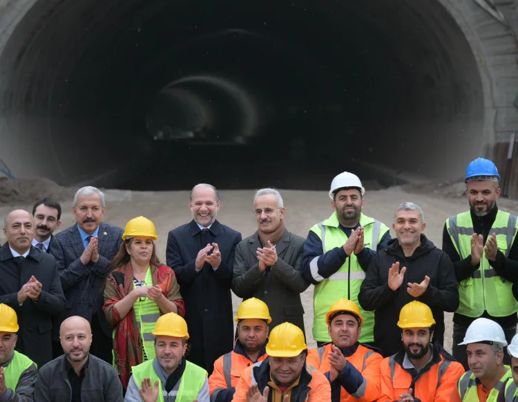 Hatay’a Yeni Otoyol ve Demiryolu Tüneli Müjdesi!