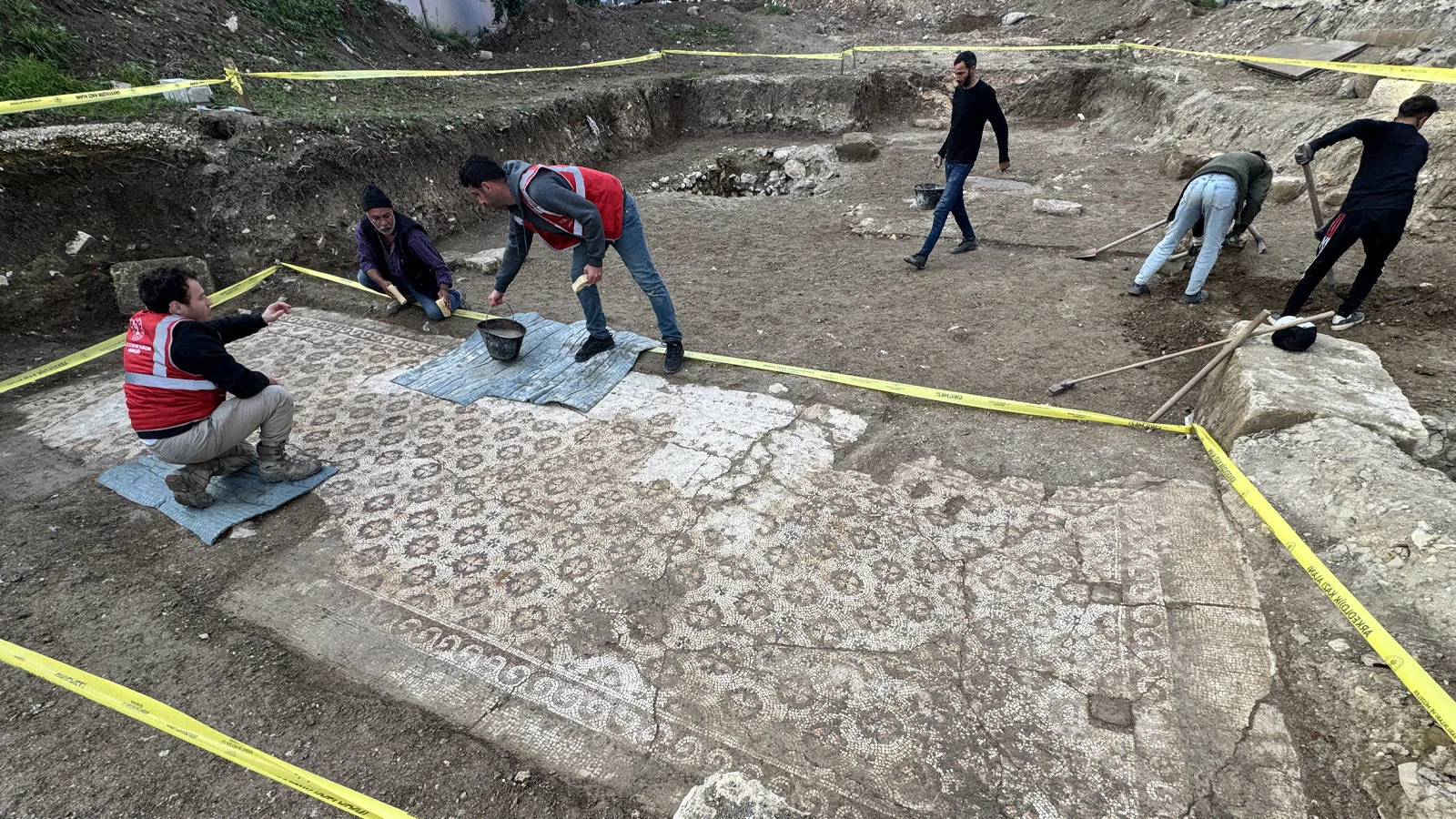 Hatay’da 1500 Yıllık Mozaik Gün Yüzüne Çıktı