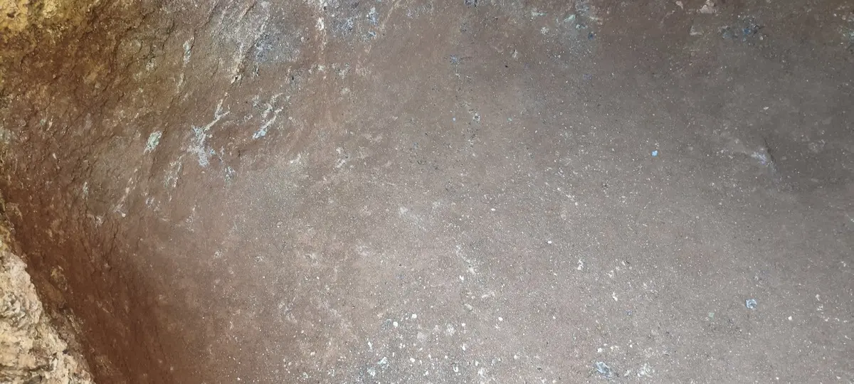 Belediye kazısında bulundu! İçinden küp ve insan kemikleri çıktı 5