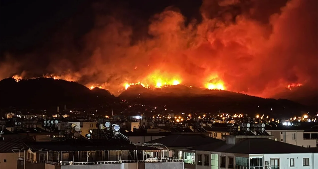 Hatay’da Yangın: 920 Hane Tahliye Edildi!