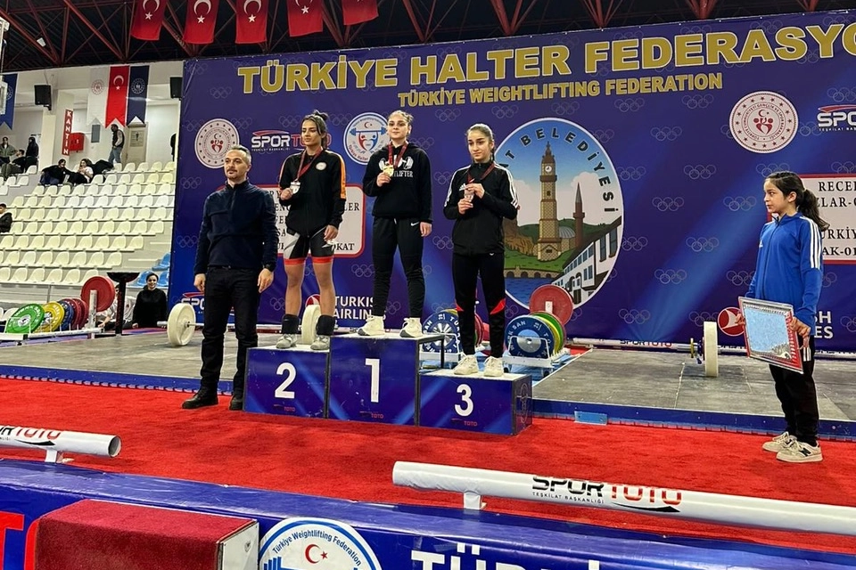Hatice Kızmaz, Nevşehir’in Halter Şampiyonu!