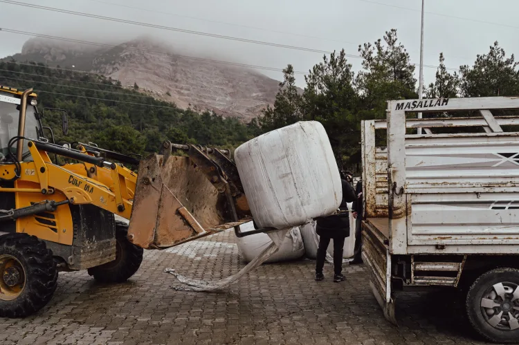 Hayvan Yetiştiricilerine Bursa’dan Kaba Yem Desteği
