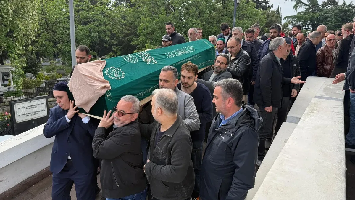 Hilal Kaplan’ın Annesi Hayatını Kaybetti