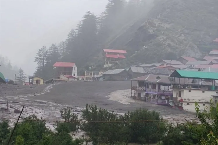Hindistan’da Heyelan: 4 Ölü, 50 Kayıp!