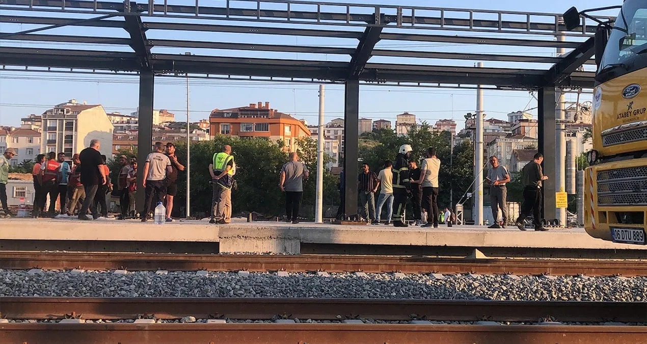 Hızlı Tren İstasyonunda Genç İşçi Elektrik Çarpıldı