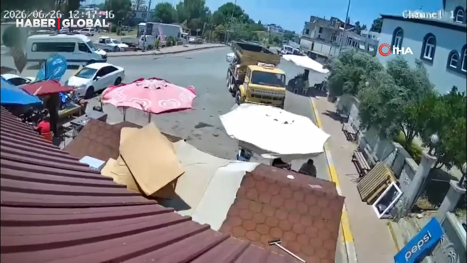 Hortum Panik Yarattı: Müşteri Kurtarıldı!