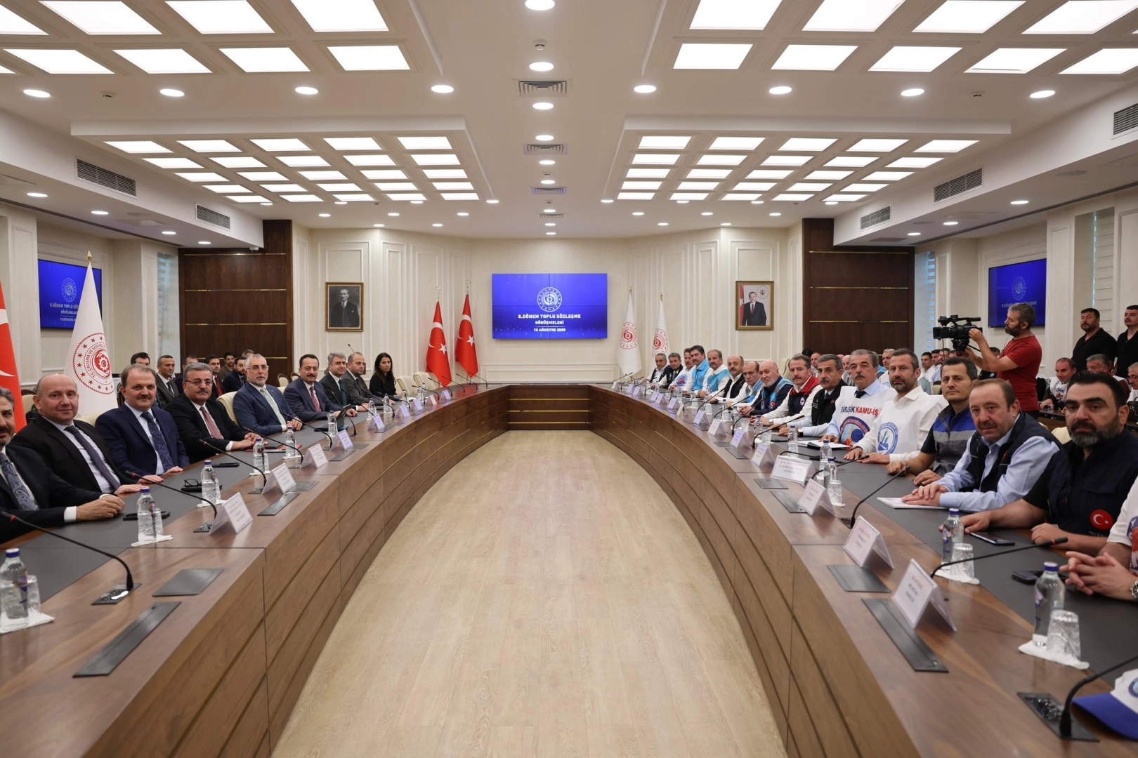 Hükümetten Memurlara Yeni Zam Teklifi Açıklandı!