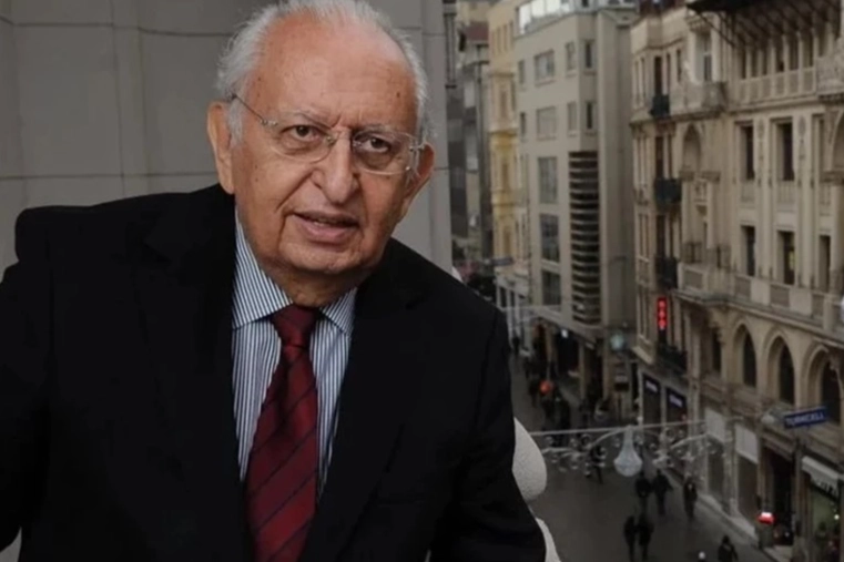 Hüsamettin Cindoruk Hayatını Kaybetti!
