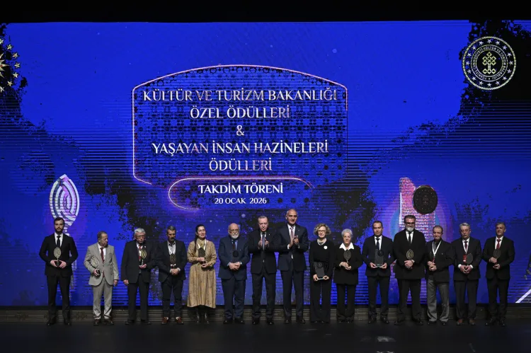 Hüseyin Öksüz, Geleneksel Sanat Ödülü Aldı!