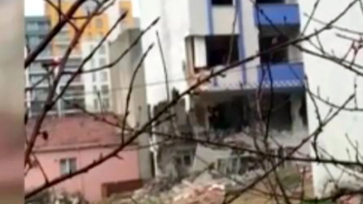 İBB’nin Yıkımı Kaosa Neden Oldu: Bina Çöktü!