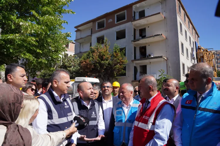 İBB, Riskli Özay Sitesi’ni Yıkmaya Başladı!