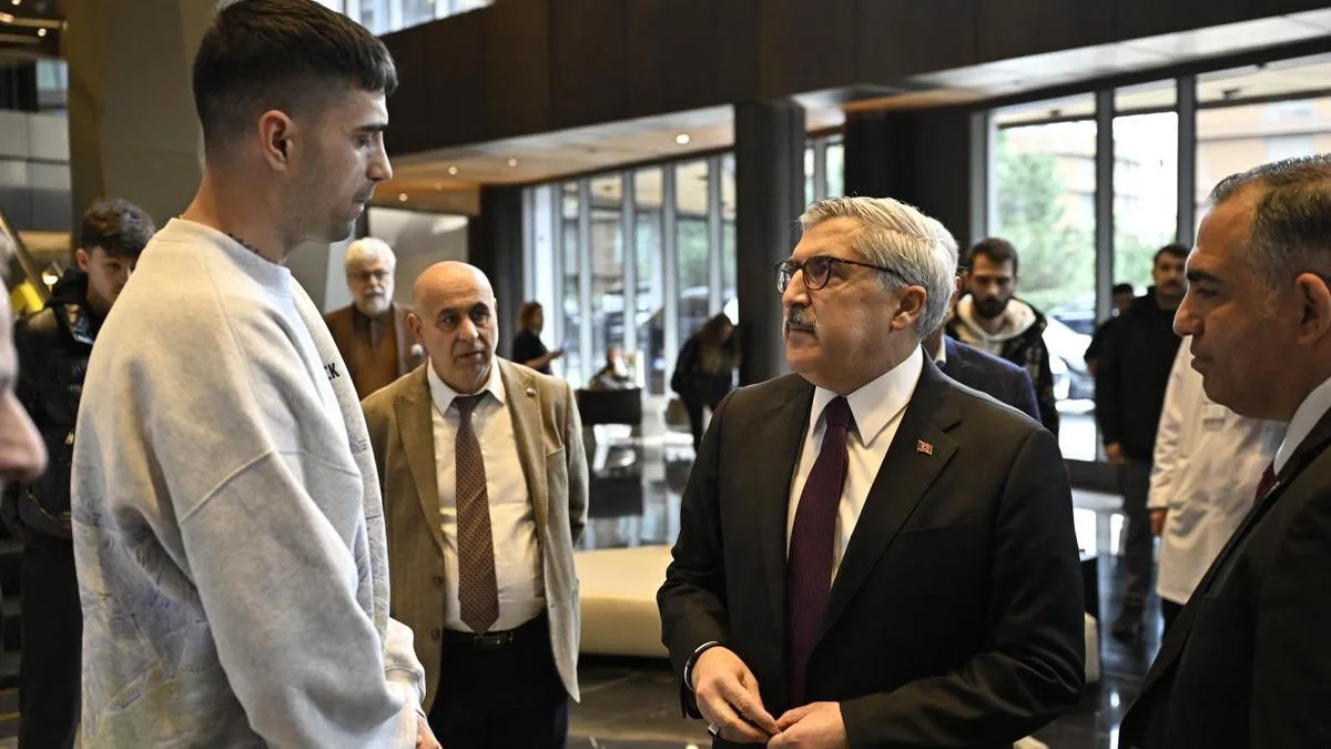 İbrahim Tatlıses’e Ziyaret: Acil Şifalar Dilediler!