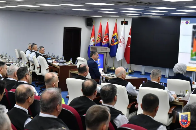 İçişleri Bakanı Çiftçi, Jandarma’dan Brifing Aldı