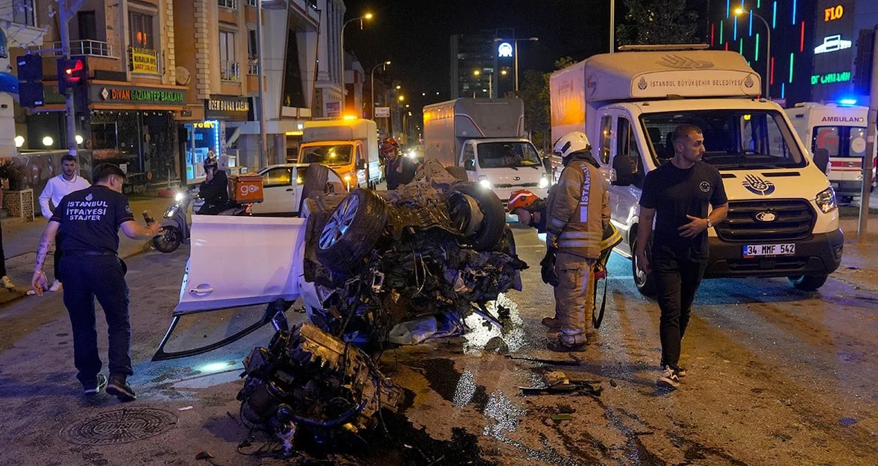 İETT Otobüsü ile Araç Çarpıştı: 1 Ağır Yaralı!