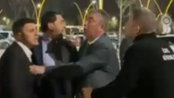 İftar Programında AKP’li Gençler Arasında Kavga!
