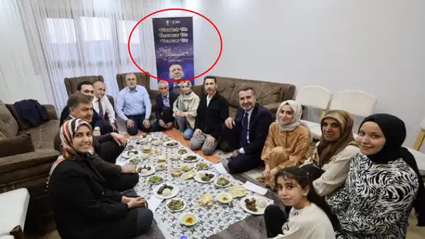 İftar Sofrasına AKP Propagandası: Tartışma Büyüyor!