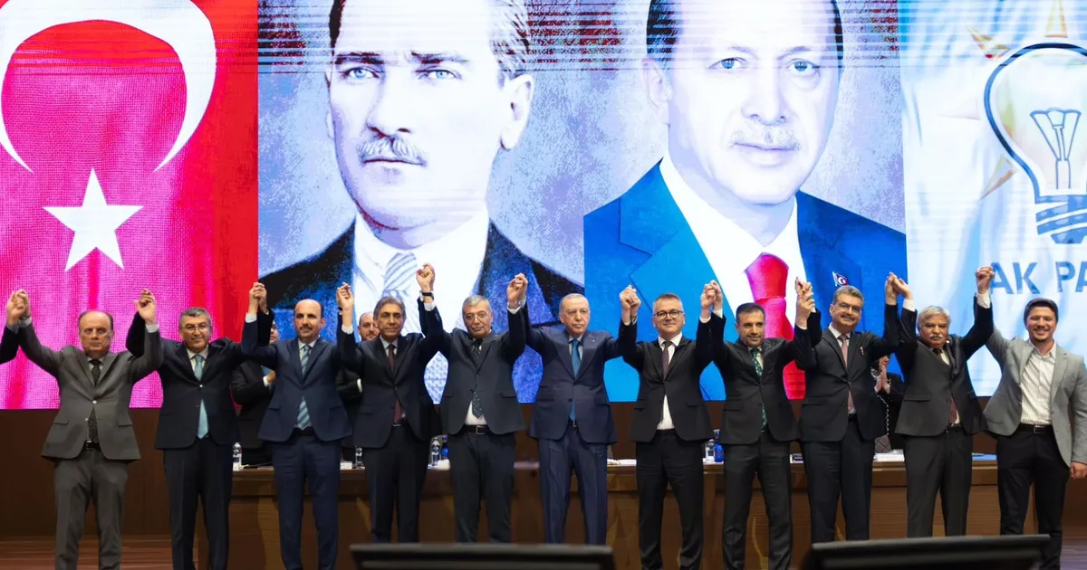İki Belediye Başkanı AK Parti’ye Katıldı!