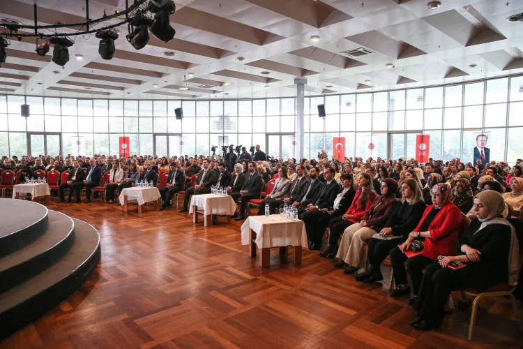 İletişim Yüzyılı: Dezenformasyona Karşı Eğitim