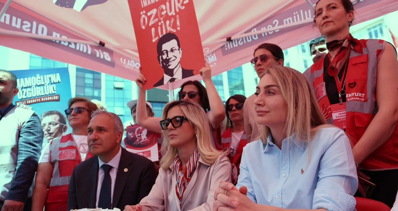 İmamoğlu: Ekrem Başkan Pes Etmeyecek!