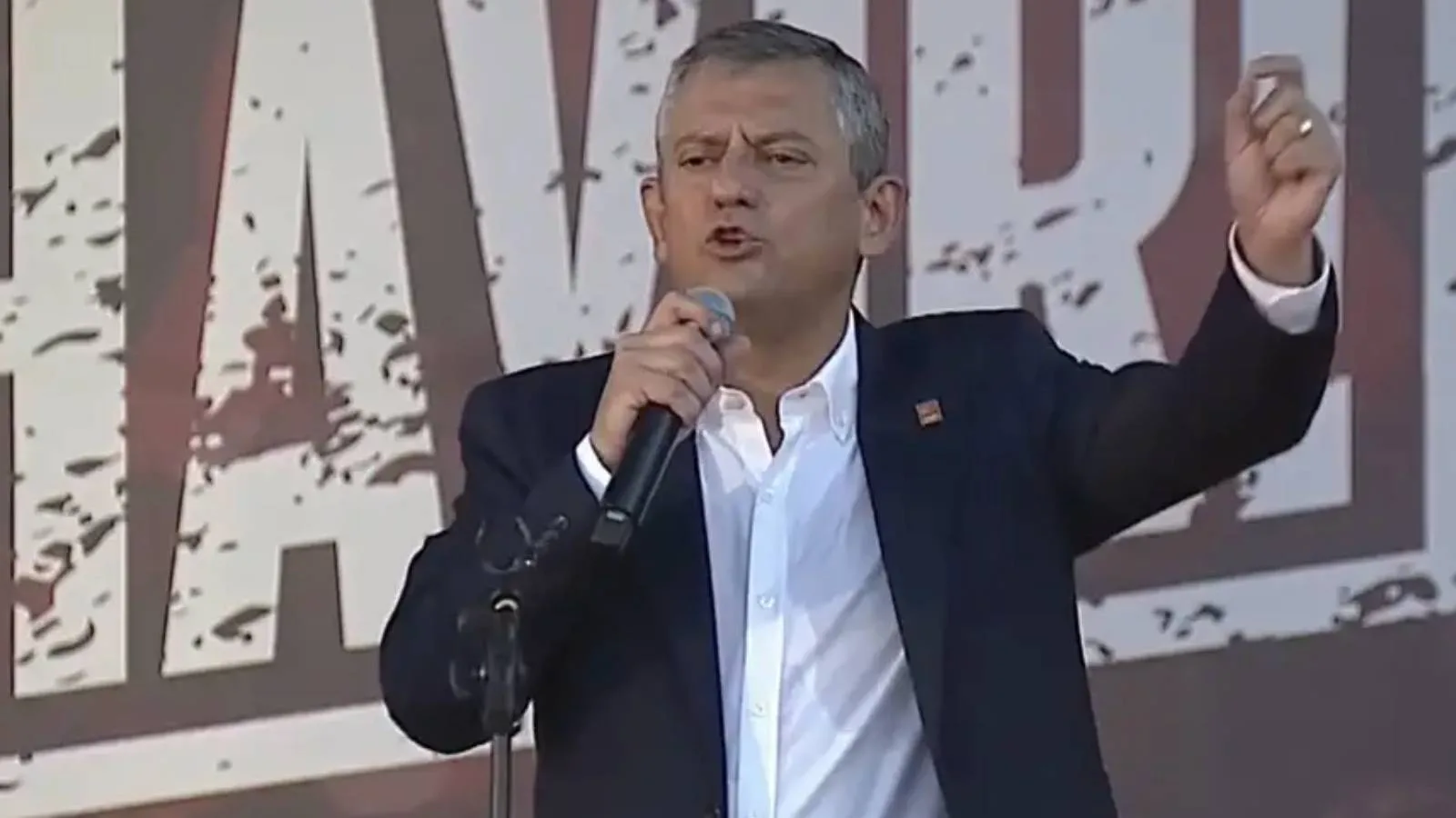 İmamoğlu’na Casusluk İddiasıyla Mitingde Tepki