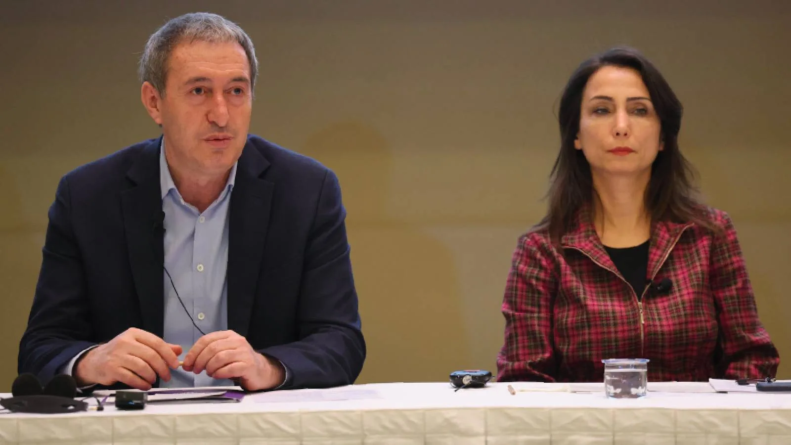 İmamoğlu’na Destek Ziyareti: DEM Parti Cezaevi’nde