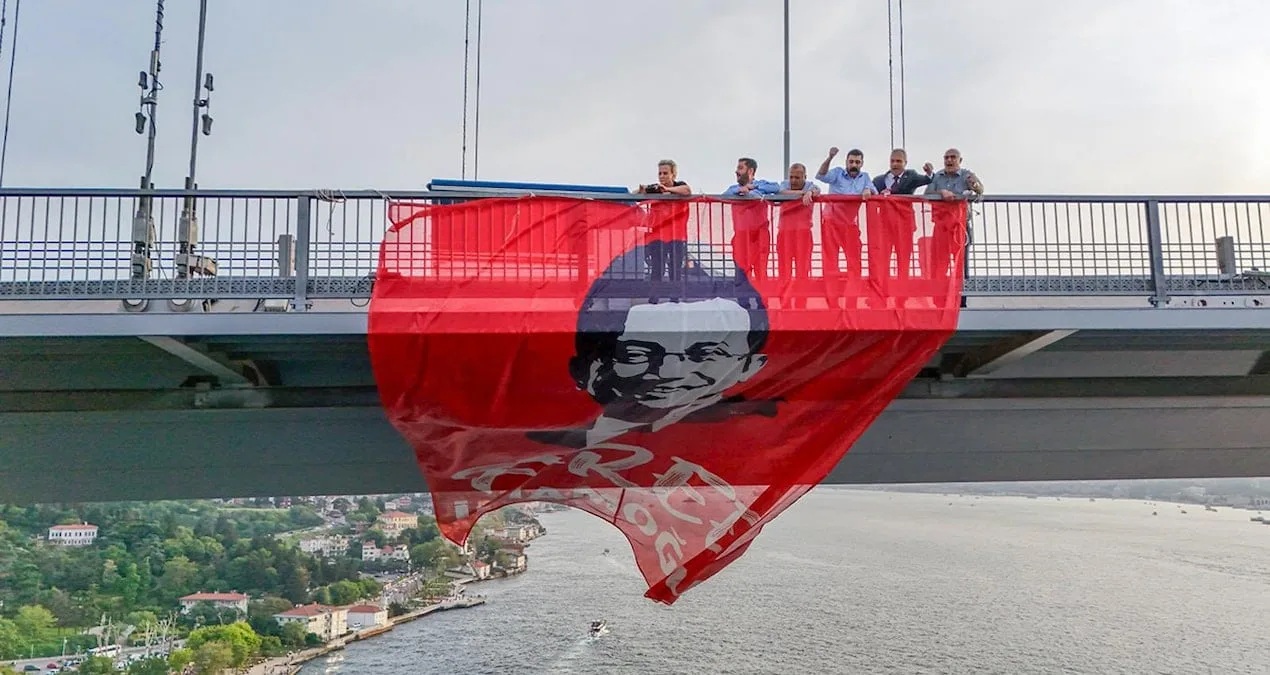 İmamoğlu’na Özgürlük: Pankartlar Yeniden Yükseliyor