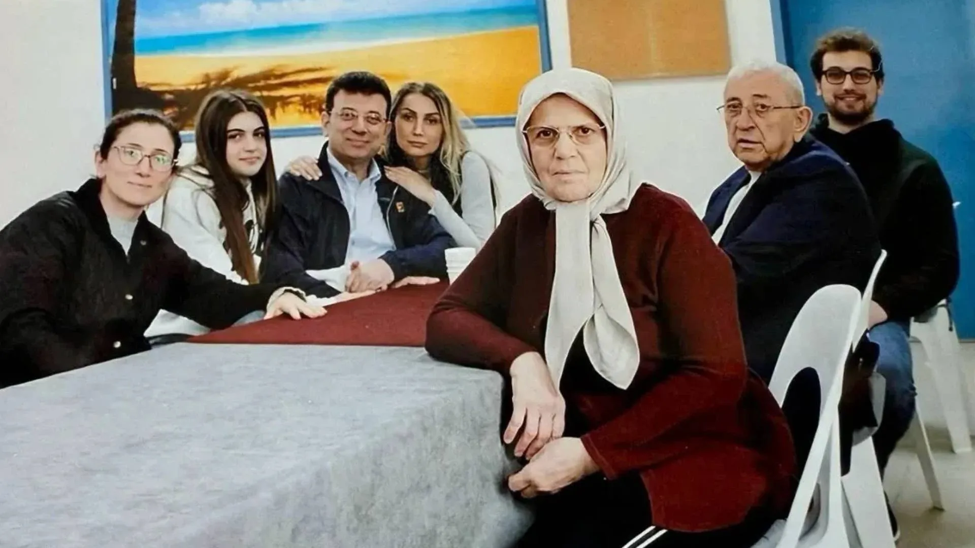 İmamoğlu’ndan Bayram Mesajı: Haksızlıklarla Mücadele