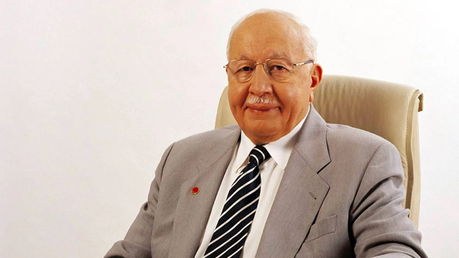 İmamoğlu’ndan Erbakan’a Anma Mesajı Geldi!