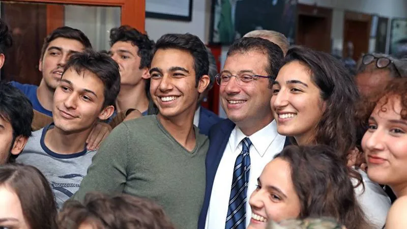 İmamoğlu’ndan Üniversitelilere 20 Bin TL Destek!