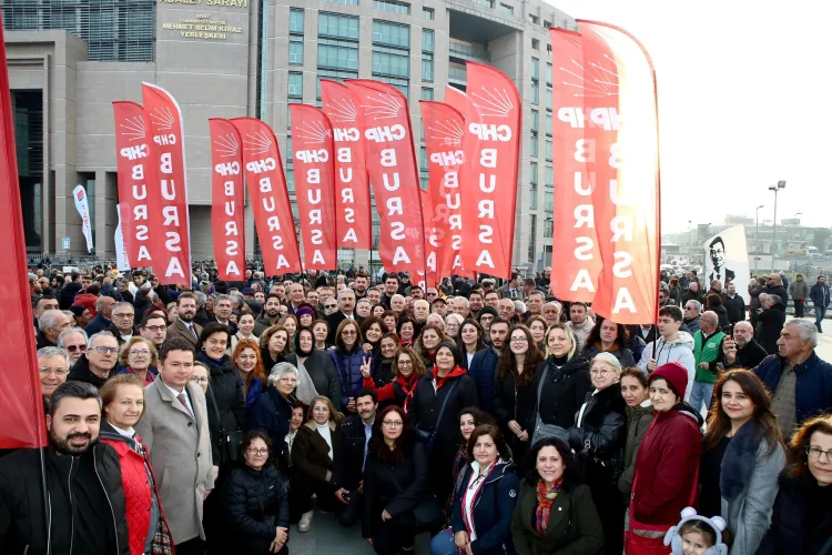 Ekrem İmamoğlu'nun Adliye önündeki durumu
