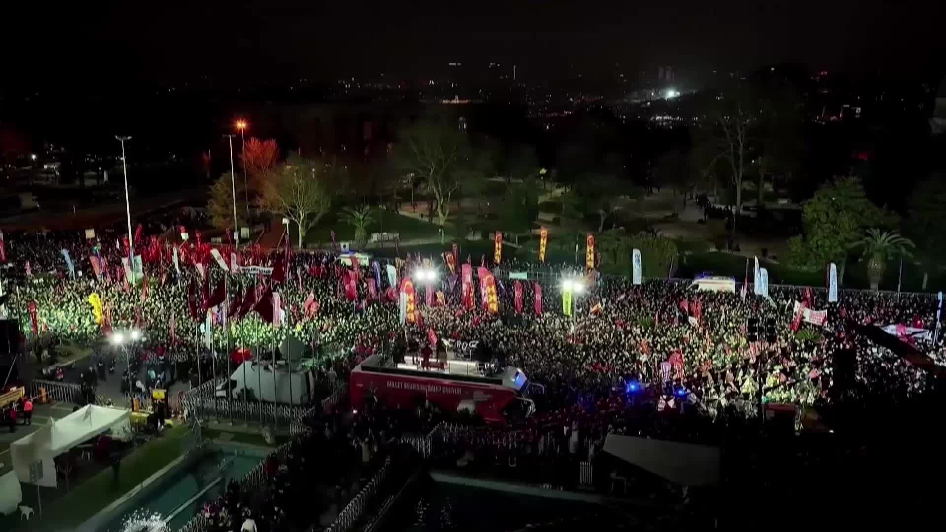 İmamoğlu: ‘Zalimin zulmüne karşı dimdik duracağız’
