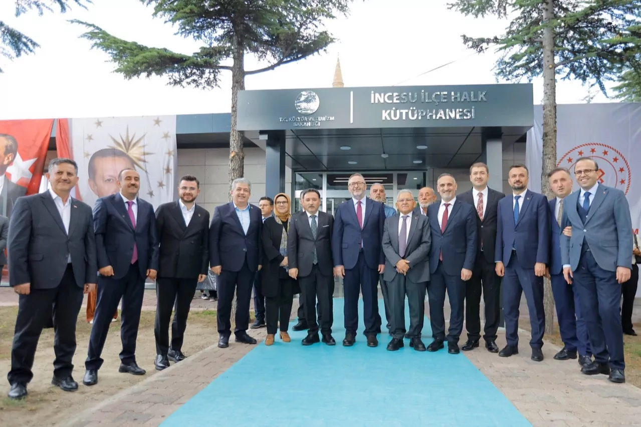 İncesu Kütüphanesi Açıldı, Büyükkılıç Vatandaşla Buluştu!